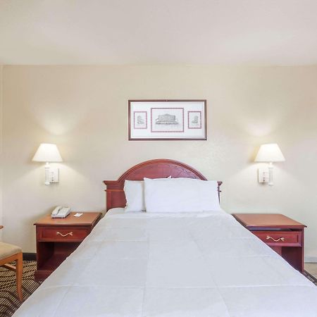 Travelodge By Wyndham Victorville Εξωτερικό φωτογραφία