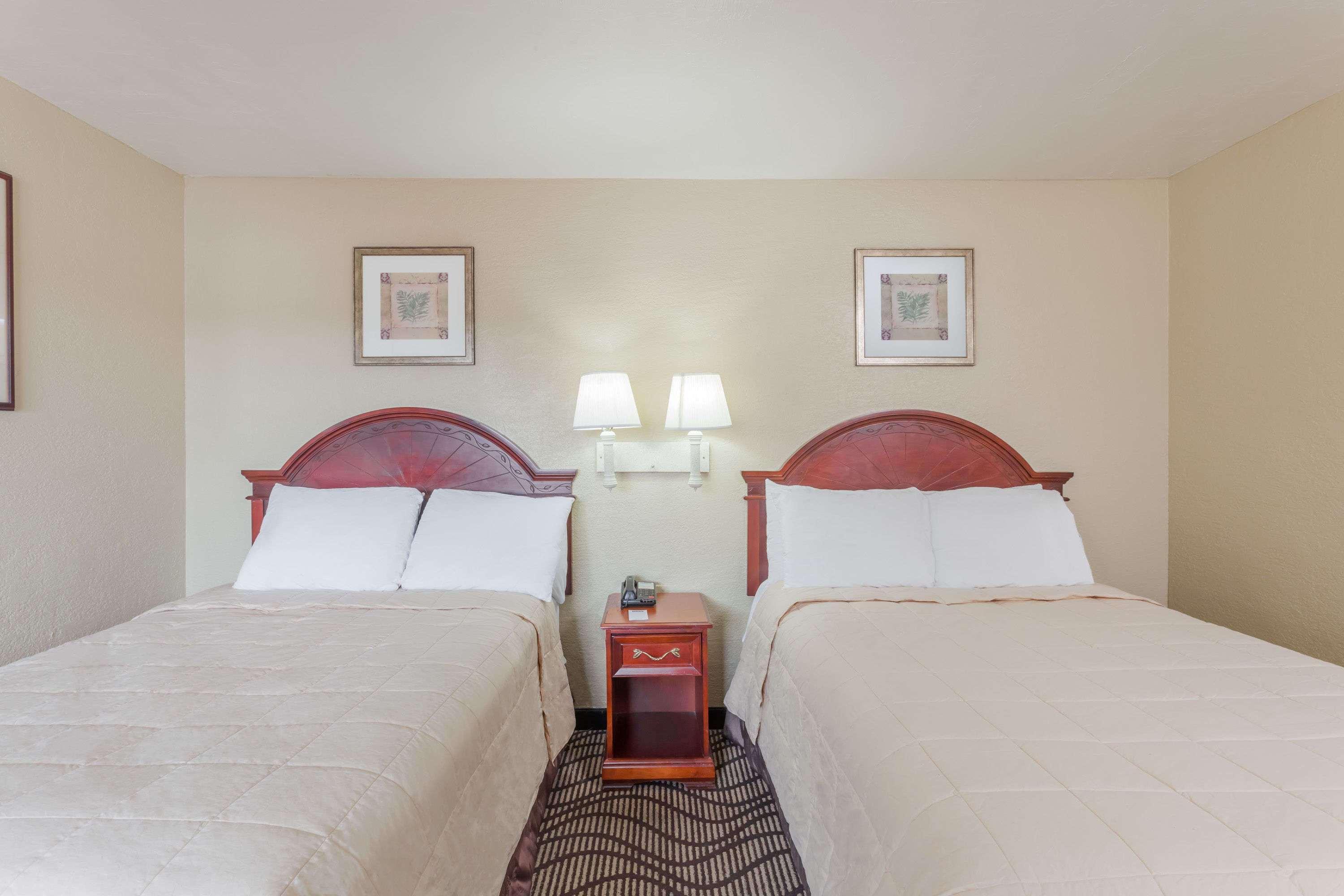 Travelodge By Wyndham Victorville Εξωτερικό φωτογραφία