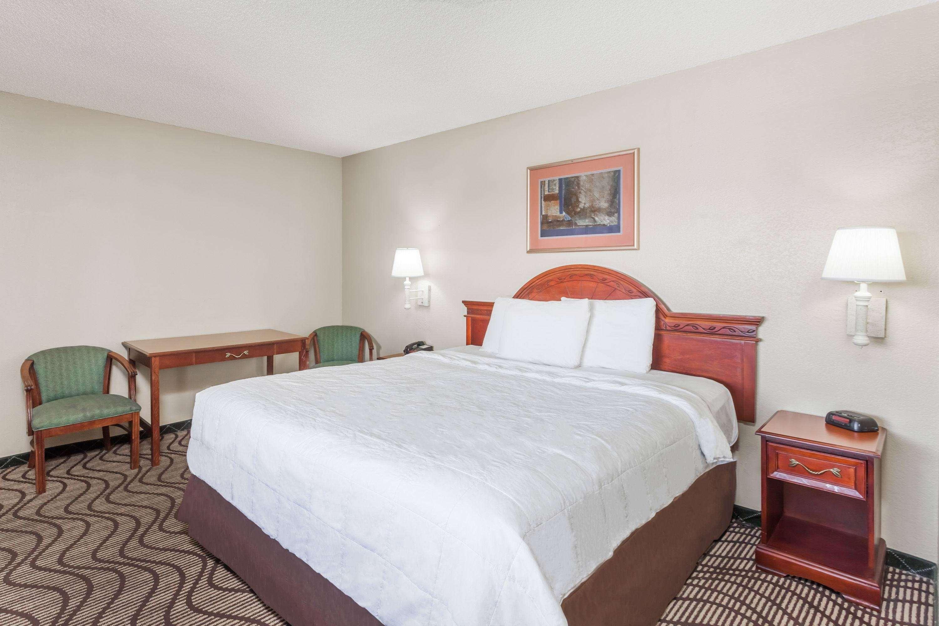 Travelodge By Wyndham Victorville Εξωτερικό φωτογραφία