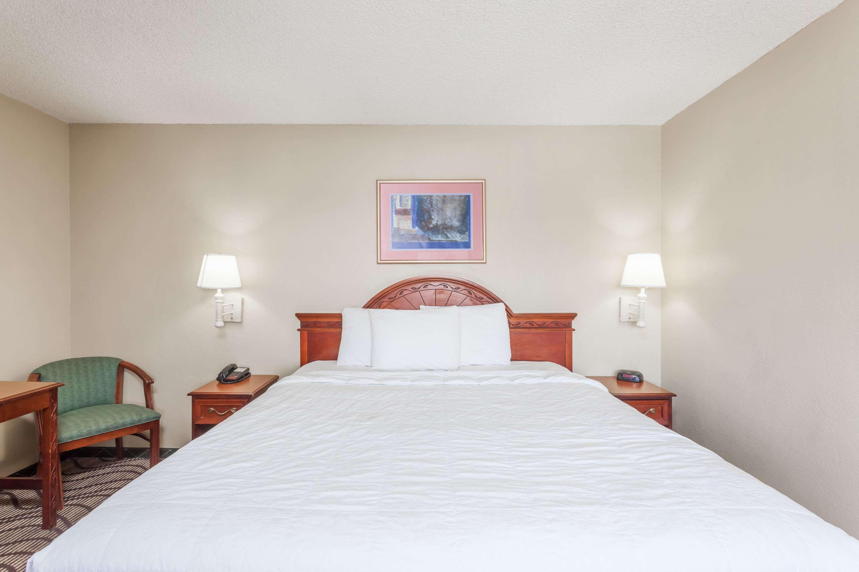 Travelodge By Wyndham Victorville Εξωτερικό φωτογραφία