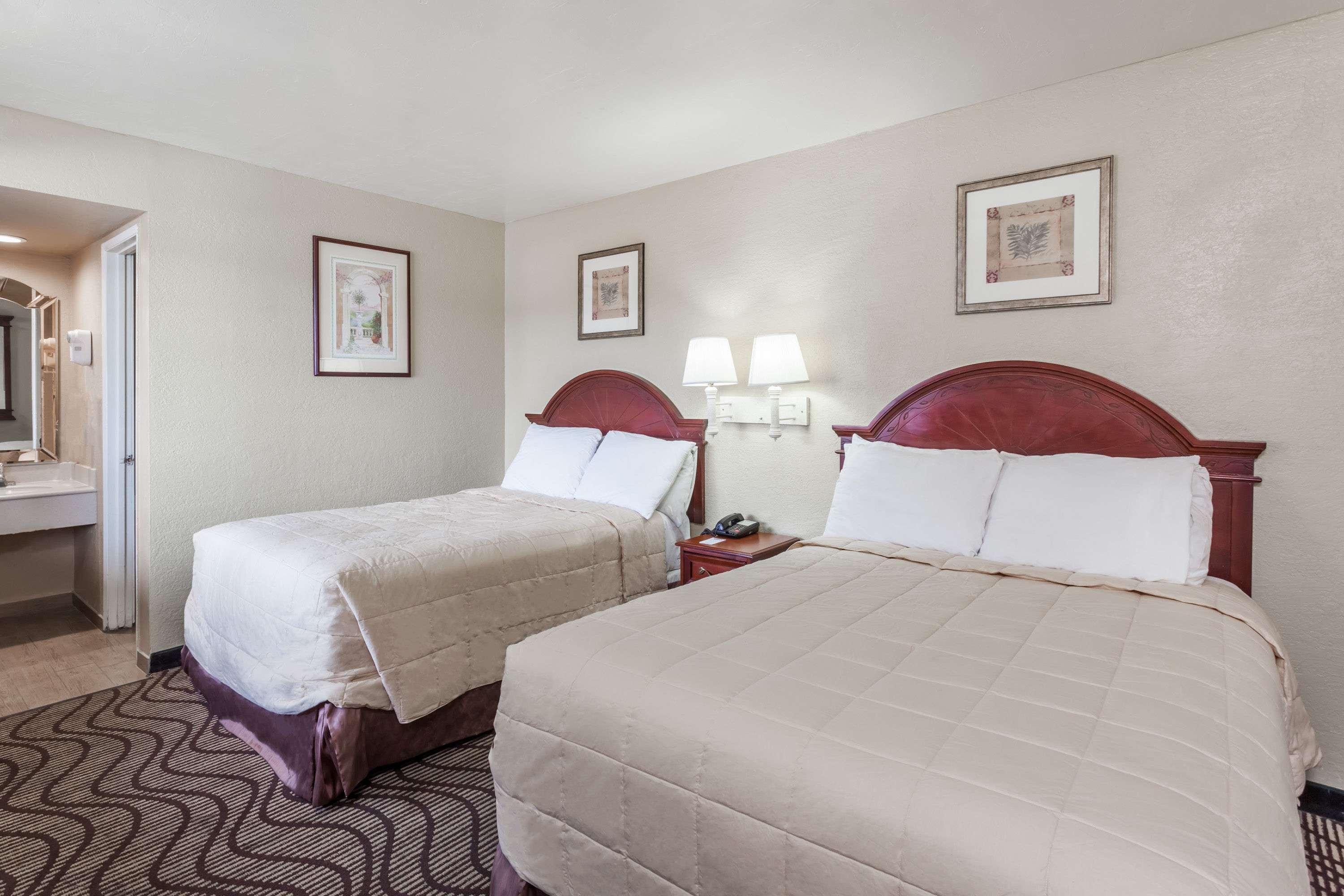 Travelodge By Wyndham Victorville Εξωτερικό φωτογραφία